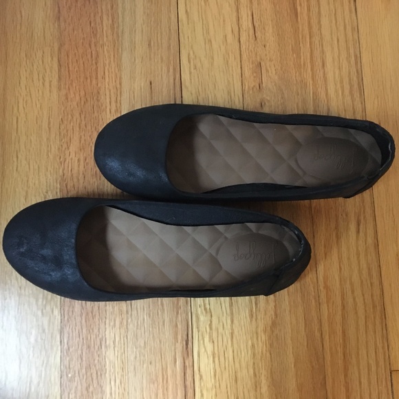 Black Rounded-Toe Flats - Picture 3 of 5